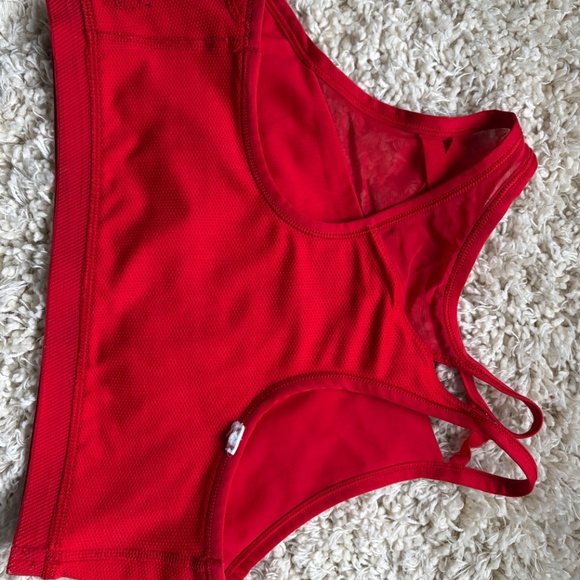 Nike Red Longline Sports Bra Asymmetric Mesh Strappy Back Size L - Picture 4 of 5